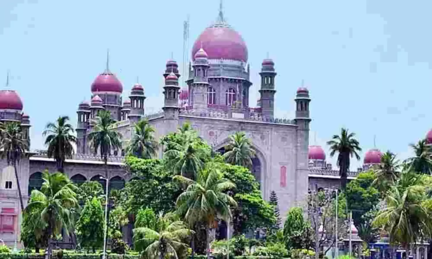 Illegal building demolitions in Warangal, 200 people move  High Court