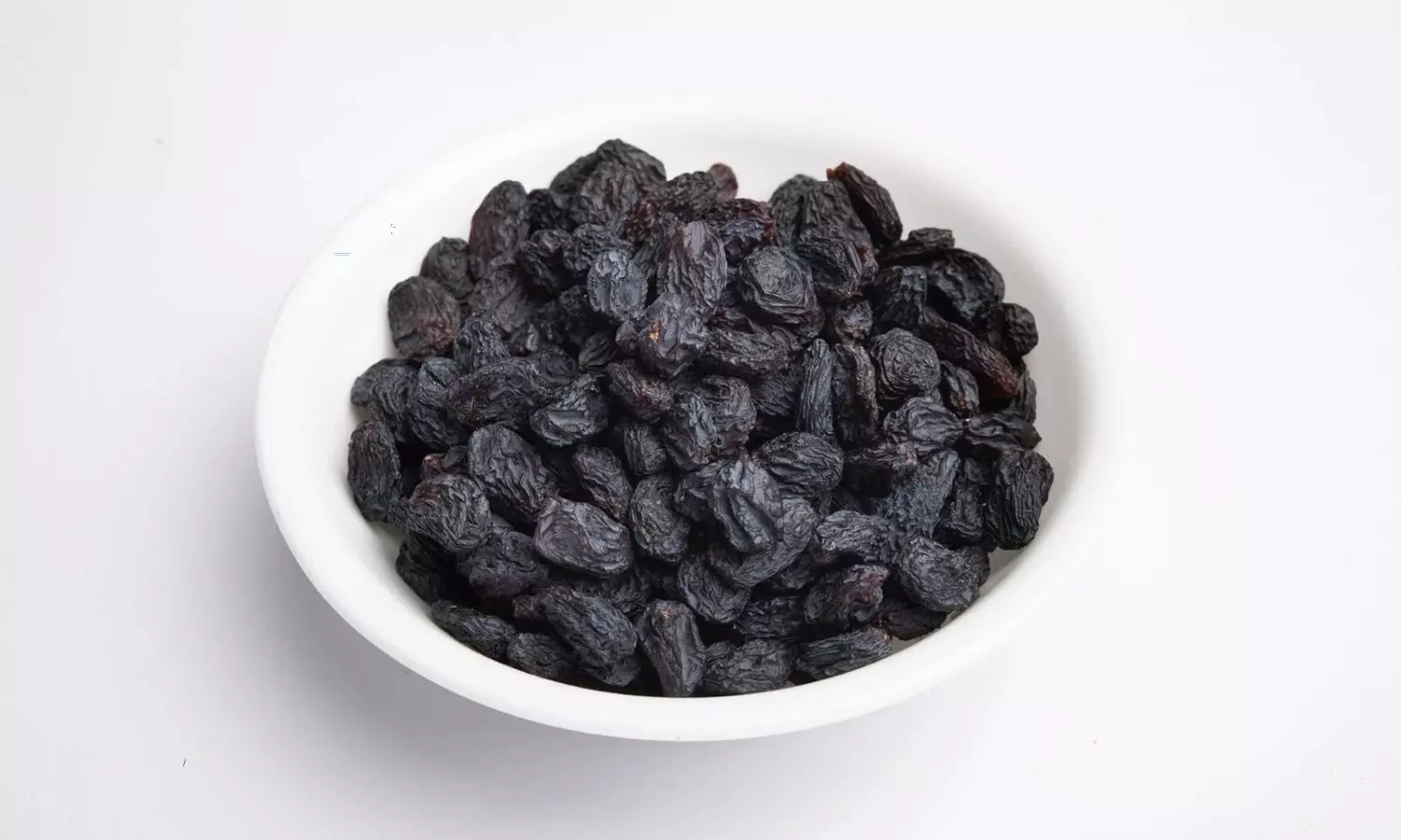 These are the health benefits with taking black raisins in telugu