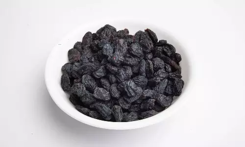 These are the health benefits with taking black raisins in telugu These are the health benefits with taking black raisins in telugu