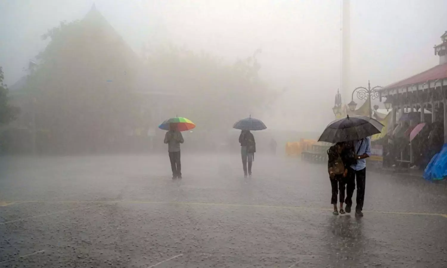 Bay of Bengal Meteorological Dept. due to alert and depression of heaviest rainfall for AP Telangana today