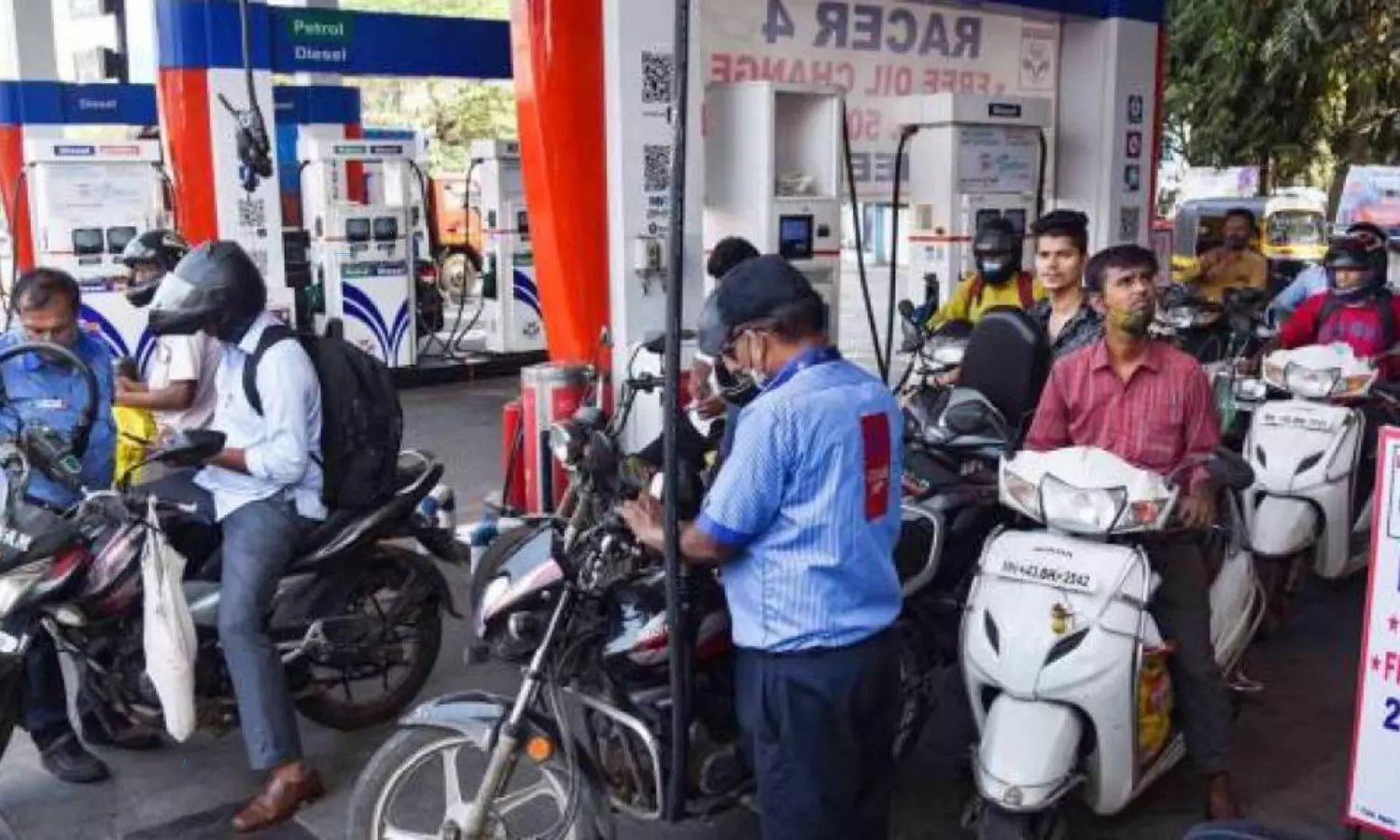 Central Govt may Plan Reduce Petrol and Diesel Prices Domestically