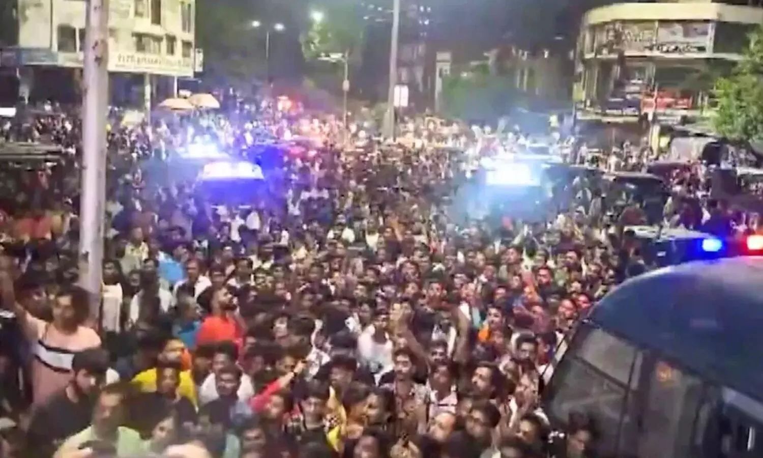 Police lathi-charged stone pelting on Ganapati Mandapalas in Syed Nagar area of ​​Surat