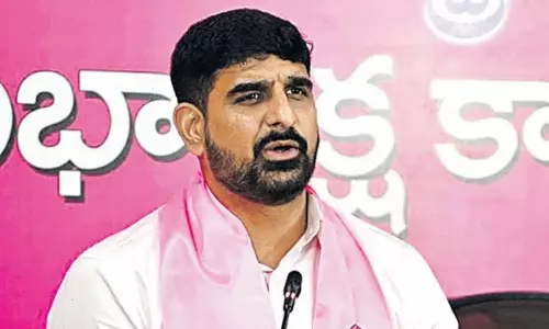 Padi Kaushik Reddy made sensational comments on defecting MLAs Padi Kaushik Reddy made sensational comments on defecting MLAs