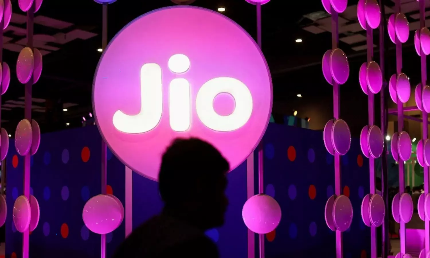 Check Jio Rs 349 Vs Rs 399 Prepaid Plan Benefits and Validity Details in Telugu