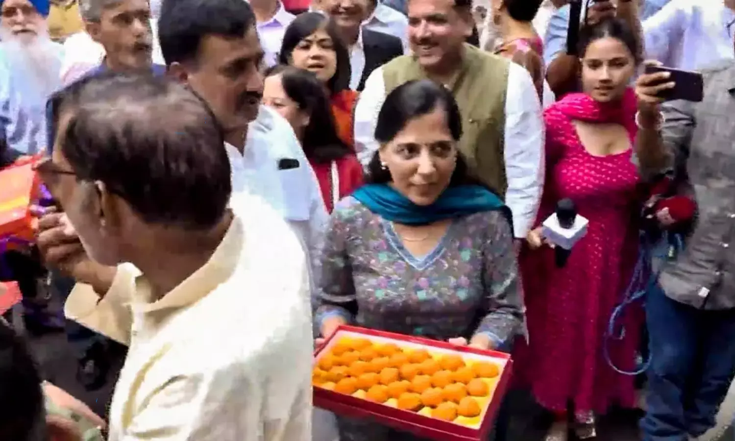 AAP leaders distribute sweets after Supreme Court grants Arvind Kejriwal bail