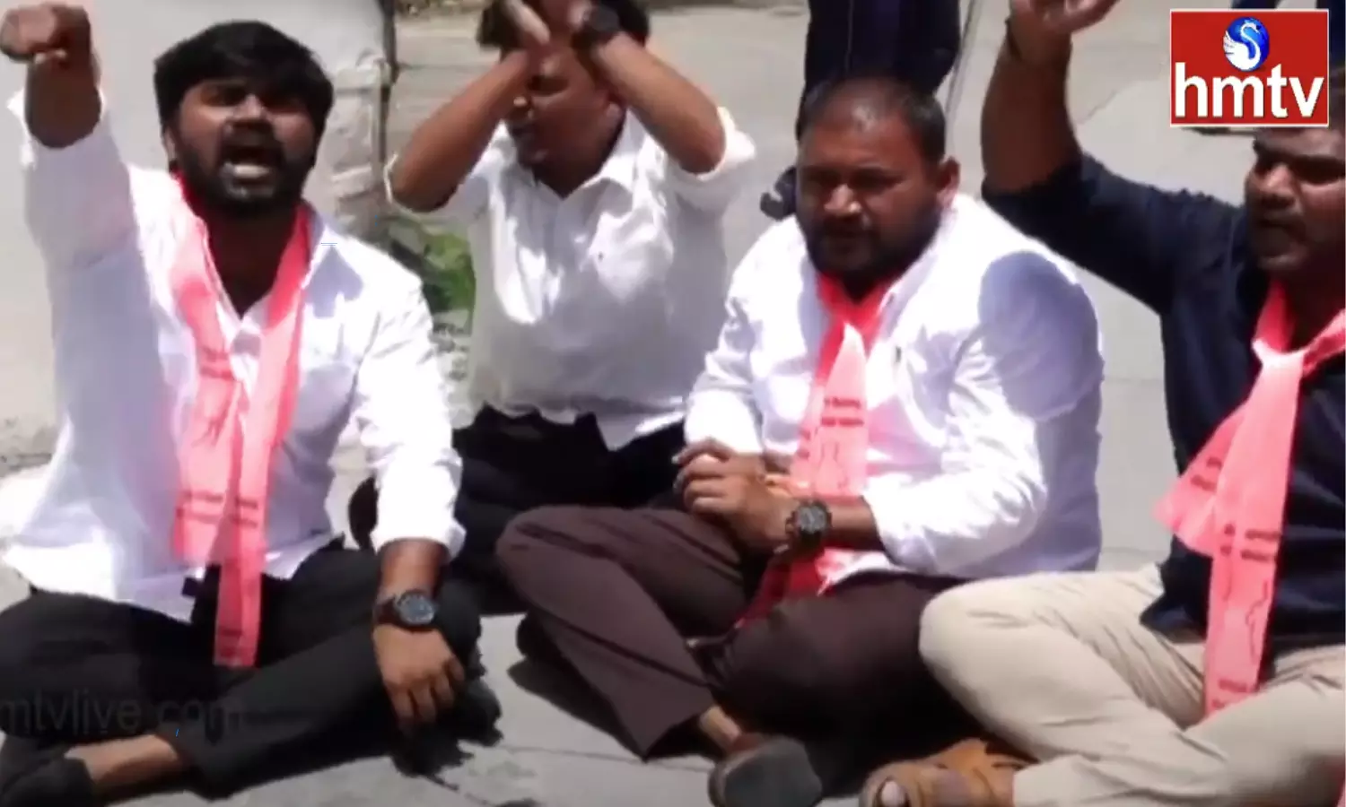 Tension near Hyderabad Telangana Bhavan