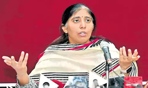 YS Sunitha: చంద్రబాబుతో వైఎస్ వివేకా కూతురు సునీత భేటీ YS Sunitha: చంద్రబాబుతో వైఎస్ వివేకా కూతురు సునీత భేటీ