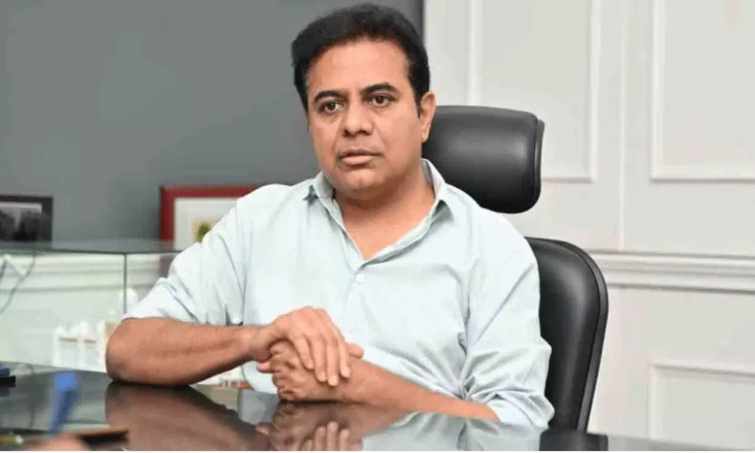 Srujan Reddy sent legal notices to KTR