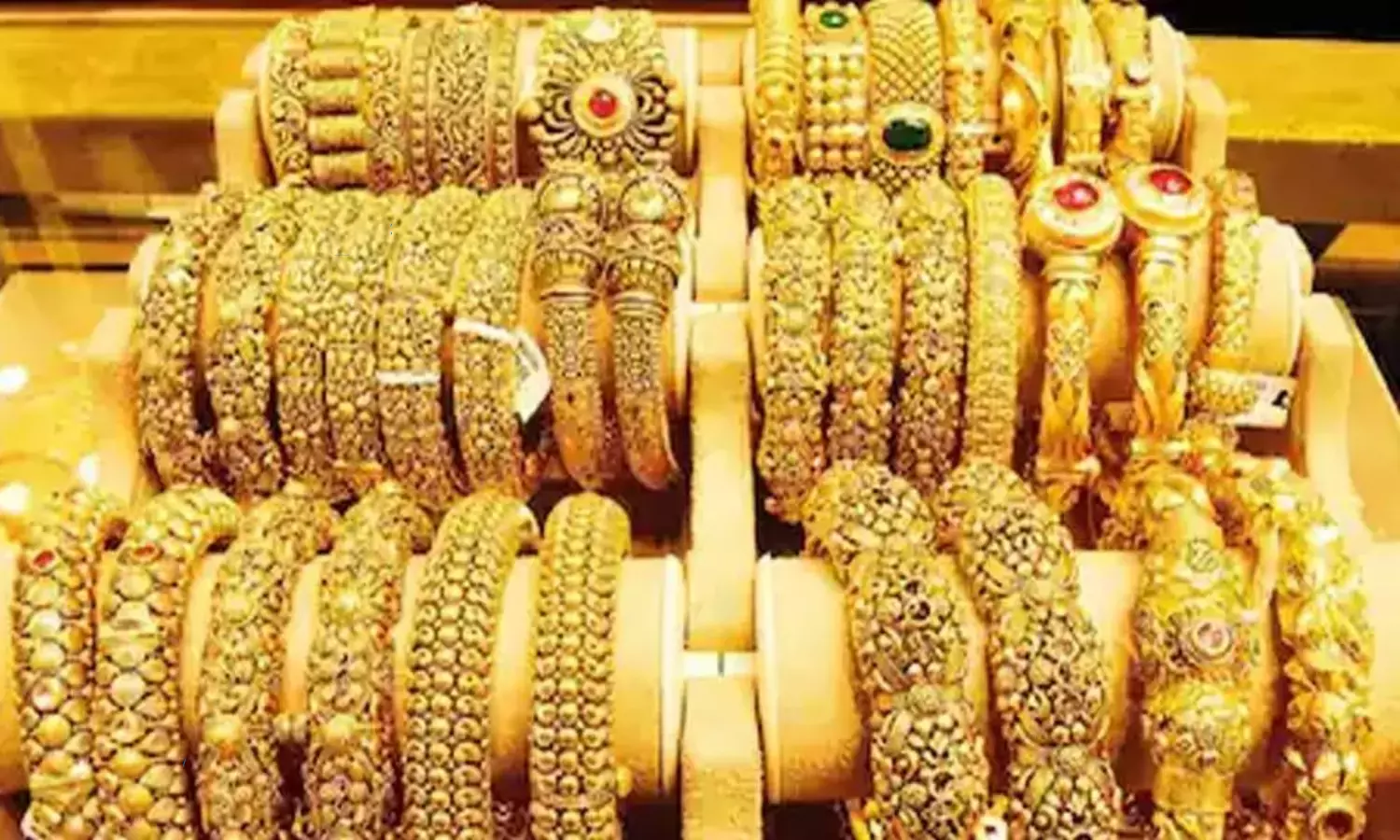 Gold Rate Today: స్వల్పంగా తగ్గిన బంగారం ధర.. ఎంతంటే?