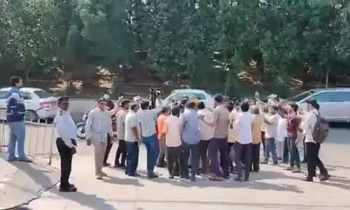 Tension near Hyderabad Telangana Bhavan Tension near Hyderabad Telangana Bhavan