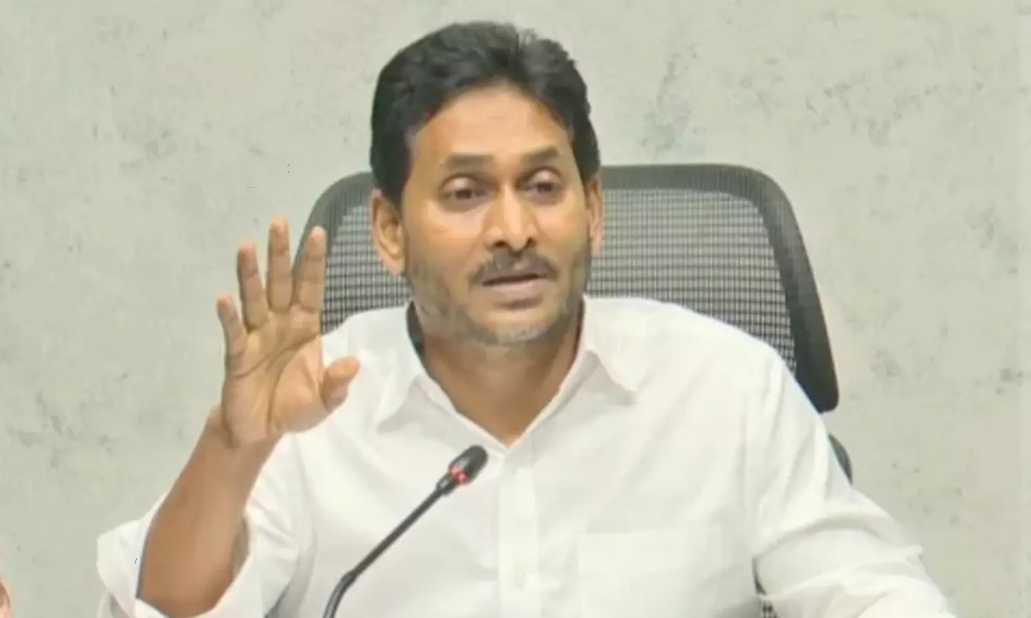 YS Jagan: చంద్రబాబుకు దేవుడంటే భయం, భక్తి లేదు..