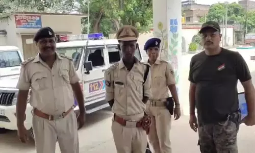 Fake IPS Officer: ఐపీఎస్ ఆఫీసర్‌నని చెప్పుకుని పోలీసు స్టేషన్‌కి వెళ్లాడు.. ఆ తరువాతి కామెడీ ఏమైందంటే..