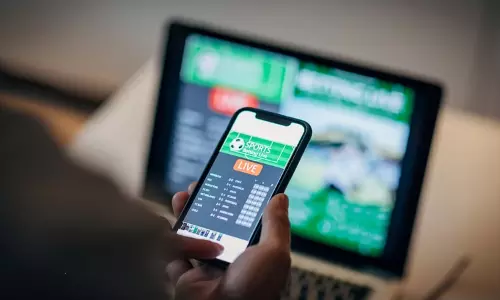 Nizamabad: ఒకే కుటుంబంలో ముగ్గురి ప్రాణం తీసిన ఆన్లైన్ బెట్టింగ్ Nizamabad: ఒకే కుటుంబంలో ముగ్గురి ప్రాణం తీసిన ఆన్లైన్ బెట్టింగ్