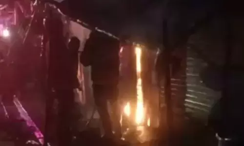 Mumbai: మీటర్ బాక్స్ లో చెలరేగిన మంటలు.. ఒకే కుటుంబంలో ఏడుగురి సజీవదహనం