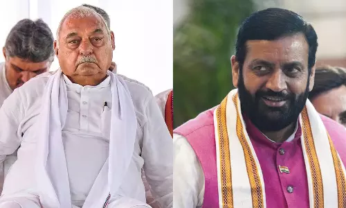 Haryana Elections 2024: హర్యానా ఓట్ల లెక్కింపులో సీన్ రివర్స్.. సంబరాలు ఆపేసిన కాంగ్రెస్ Haryana Elections 2024: హర్యానా ఓట్ల లెక్కింపులో సీన్ రివర్స్.. సంబరాలు ఆపేసిన కాంగ్రెస్