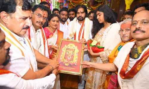 Pawan Kalyan visits Kanaka Durga temple Pawan Kalyan visits Kanaka Durga temple