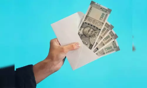 DA Hike: ప్రభుత్వ ఉద్యోగులకు కేంద్రం దీపావళి కానుక.. డీఏ పెంచుతూ నిర్ణయం..? DA Hike: ప్రభుత్వ ఉద్యోగులకు కేంద్రం దీపావళి కానుక.. డీఏ పెంచుతూ నిర్ణయం..?