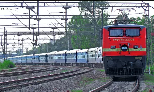Check Sampoorna Kranti Express Train Speed and Ticket Price After Rajdhani Express and Vande Bharat in Indian Railway
