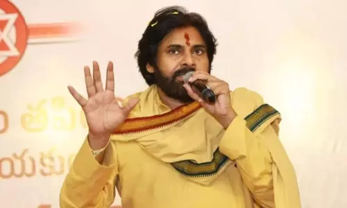 నవంబర్ 22న హాజరుకావాలి:పవన్ కళ్యాణ్ కు హైద్రాబాద్ సిటీ సివిల్ కోర్టు నోటీసులు