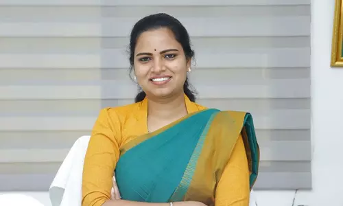 Vidadala Rajini: విడదల రజిని పార్టీ మారుతున్నారా? మధ్యవర్తి ఆయనేనా? Vidadala Rajini: విడదల రజిని పార్టీ మారుతున్నారా? మధ్యవర్తి ఆయనేనా?