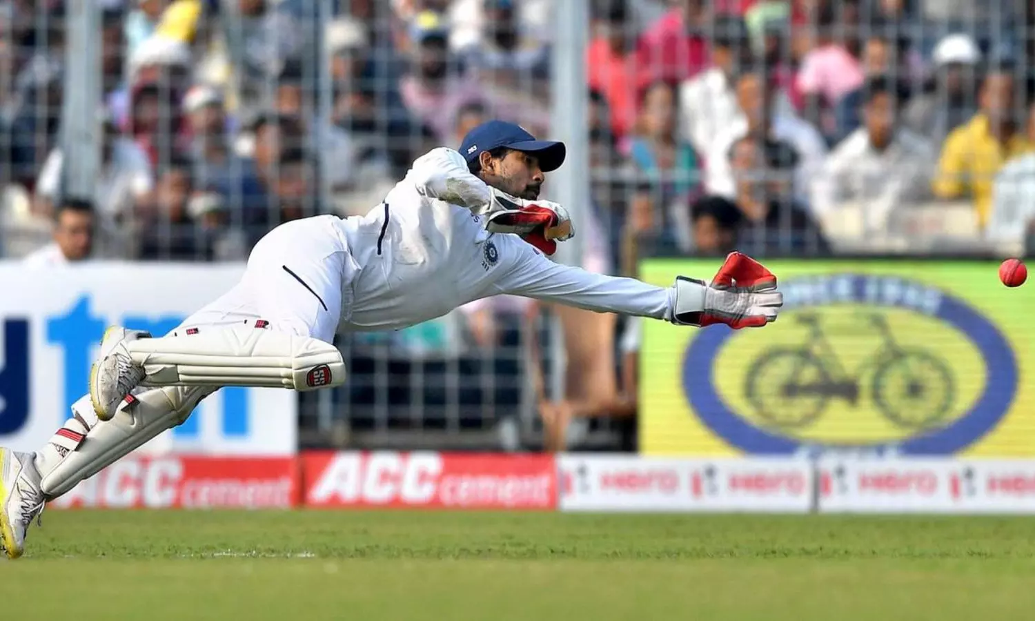 Wriddhiman Saha: కీపింగ్‌లో ధోనీ స్థానాన్ని రీప్లేస్ చేసిన ఆటగాడు క్రికెట్‌కు గుడ్ బై చెప్పాడు