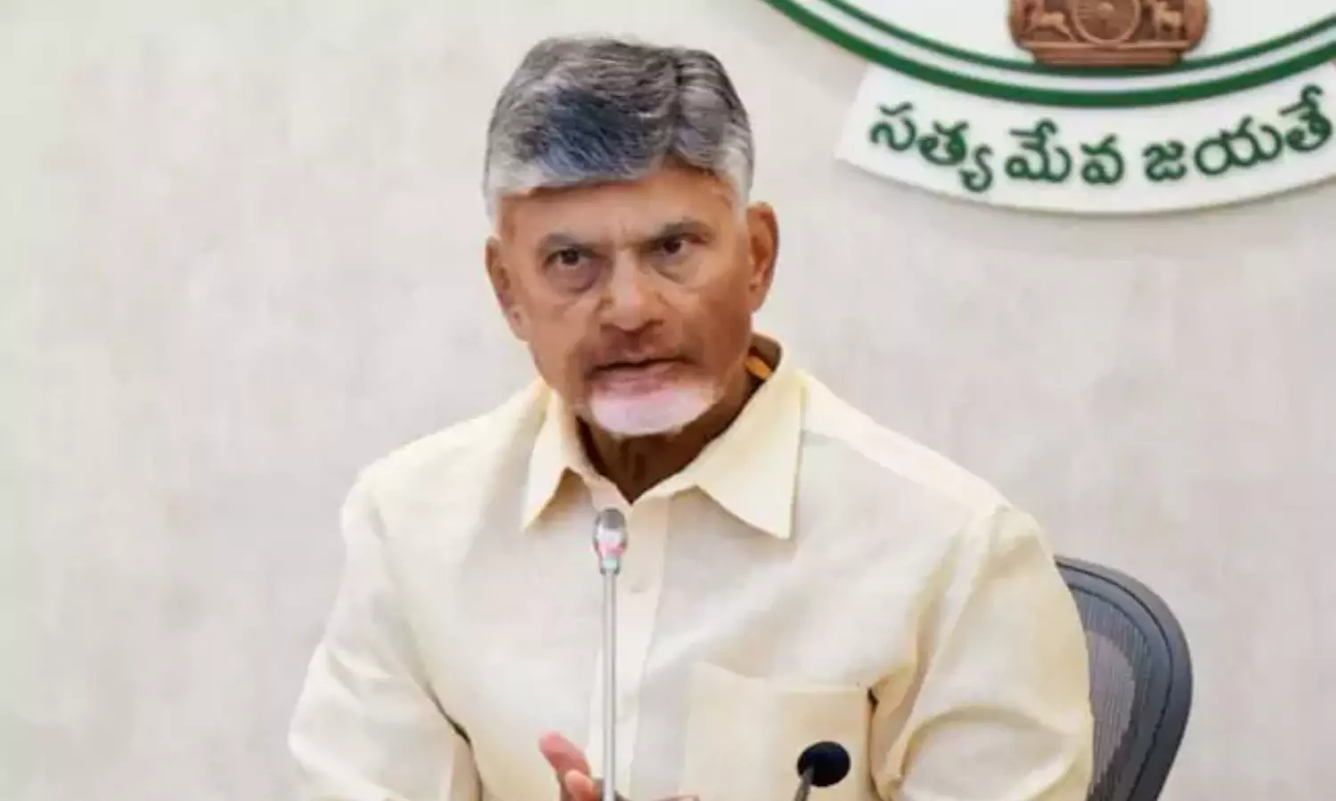 AP Cabinet: ఏపీలో పోలీసు అధికారుల తీరుపై సీఎం సీరియస్.. నెలరోజుల్లో..