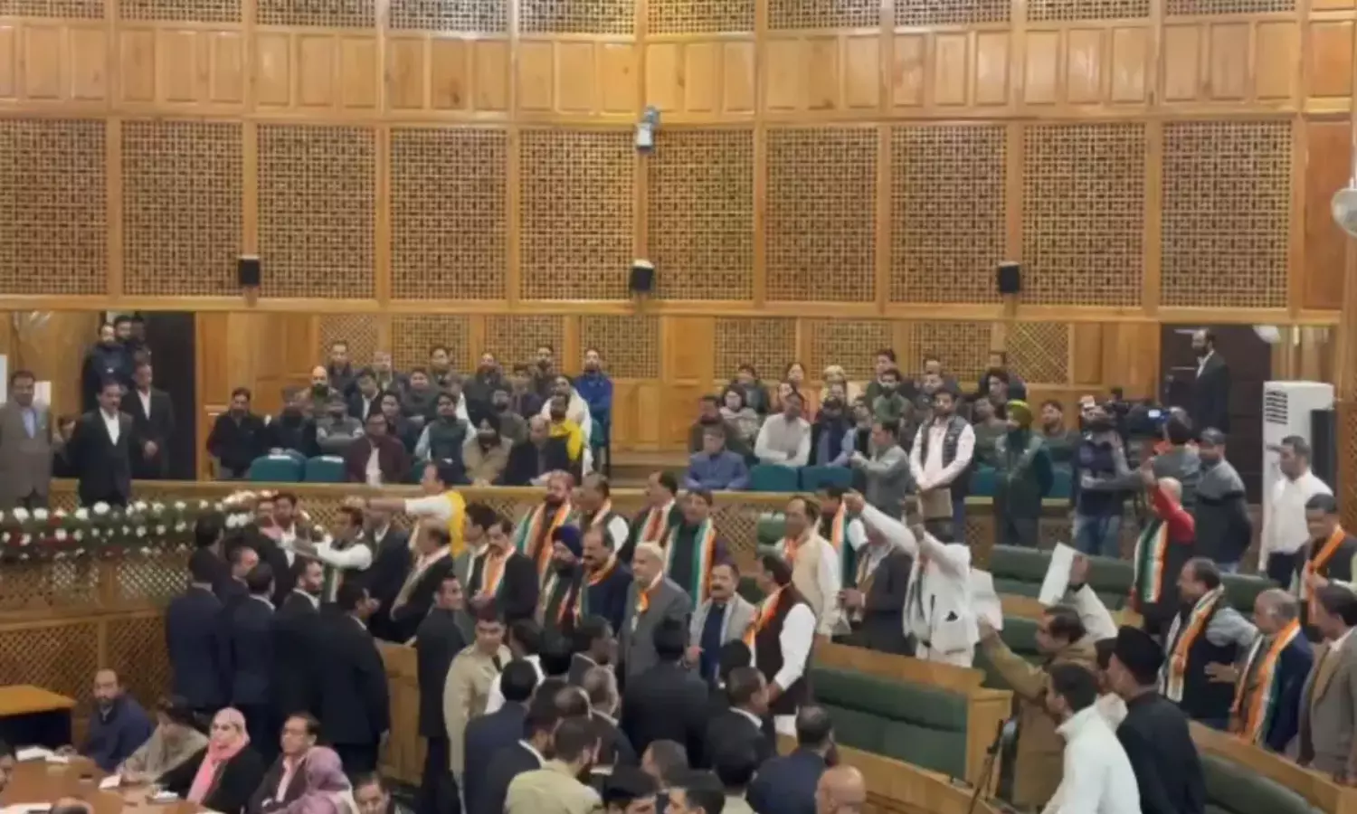 Ruckus in JK Assembly on Third Consecutive Day Over Special Status Resolution