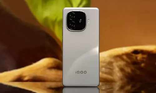 iQOO Z9 Turbo: 6,400mAh బ్యాటరీతో ఐక్యూ కొత్త ఫోన్.. అట్రాక్ట్ చేస్తున్న ఫీచర్లు iQOO Z9 Turbo: 6,400mAh బ్యాటరీతో ఐక్యూ కొత్త ఫోన్.. అట్రాక్ట్ చేస్తున్న ఫీచర్లు