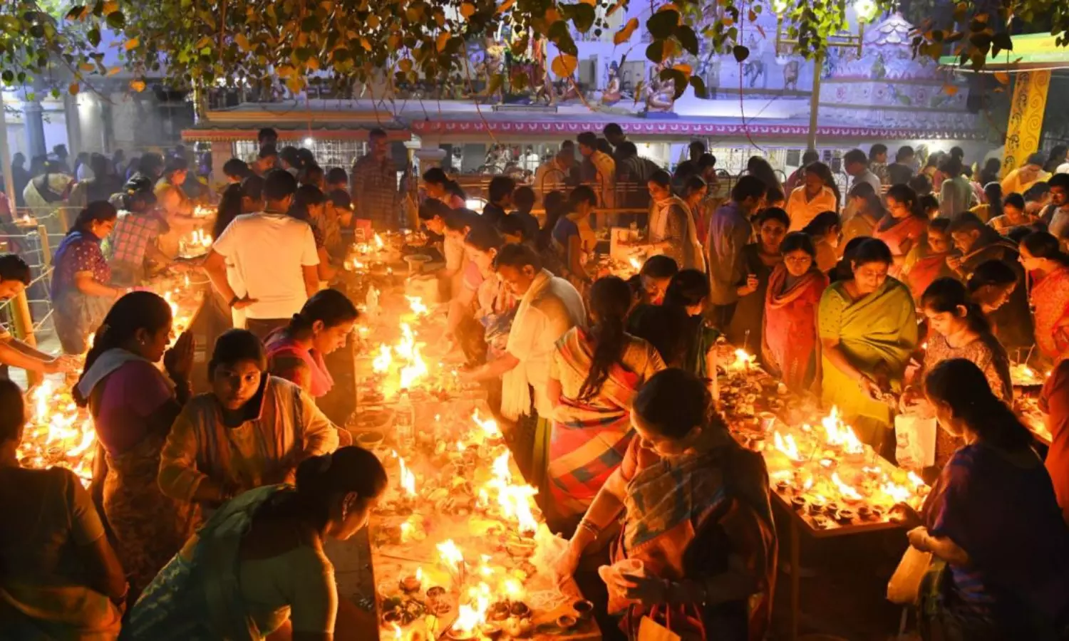 Karthika Pournami Shiva Temples in Telugu States Crowded With Devotees