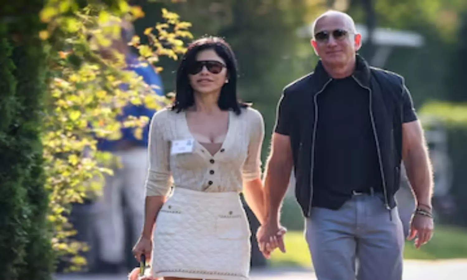 Jeff Bezos, Lauren Sanchez To Tie The Knot This Christmas