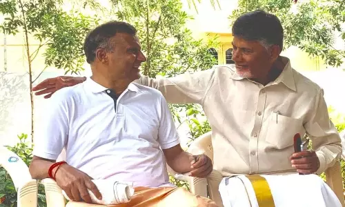 Nara Rammurthy Naidu: చంద్రబాబుకు, రామ్మూర్తి నాయుడుకు మధ్య ఎందుకు దూరం పెరిగింది? Nara Rammurthy Naidu: చంద్రబాబుకు, రామ్మూర్తి నాయుడుకు మధ్య ఎందుకు దూరం పెరిగింది?