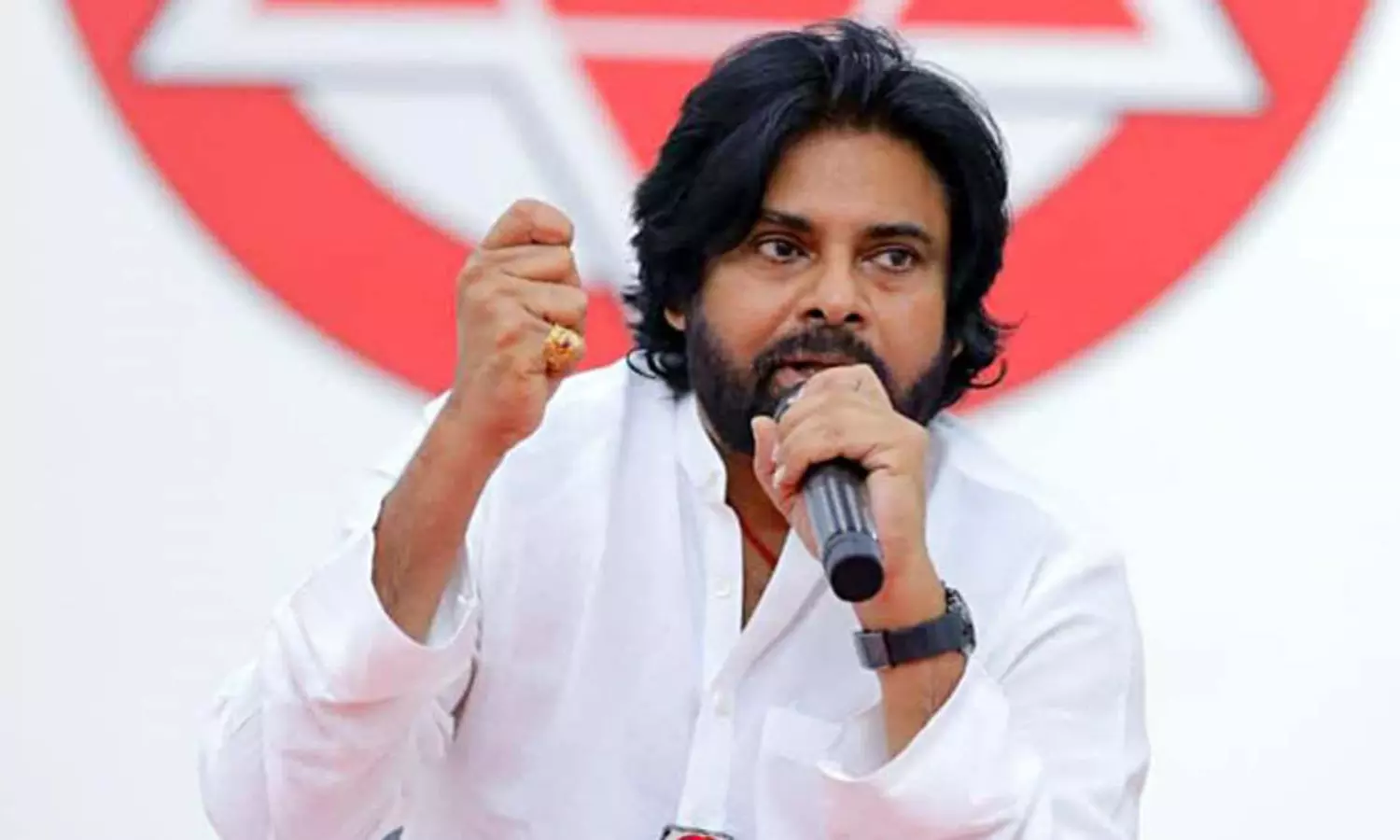 Guntur Special Court Quashes Case Filed Against Pawan Kalyan in Comments Against Volunteers