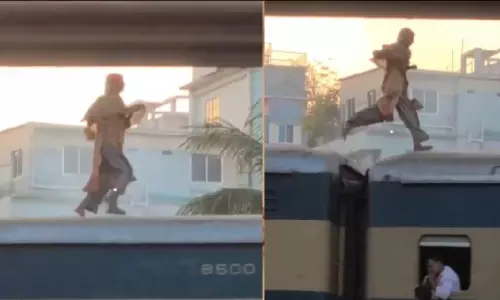 A Women Running on Moving Train Video Goes Viral in Social Media