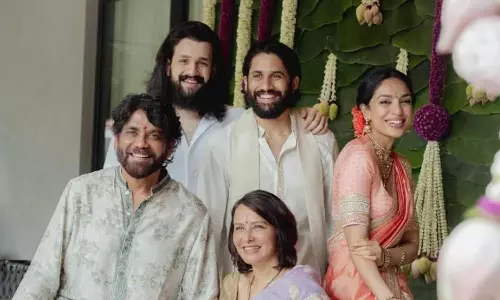 Nagarjuna: చైతు, శోభితల పెళ్లి.. ఆ రూమర్స్పై సీరియస్ అయిన అక్కినేని నాగార్జున? Nagarjuna: చైతు, శోభితల పెళ్లి.. ఆ రూమర్స్పై సీరియస్ అయిన అక్కినేని నాగార్జున?