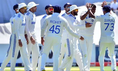 Shubman Gill: రెండో టెస్టుకూ గిల్ దూరం.. రోహిత్ శర్మ ఎవరి స్థానంలో ఆడుతాడు! Shubman Gill: రెండో టెస్టుకూ గిల్ దూరం.. రోహిత్ శర్మ ఎవరి స్థానంలో ఆడుతాడు!