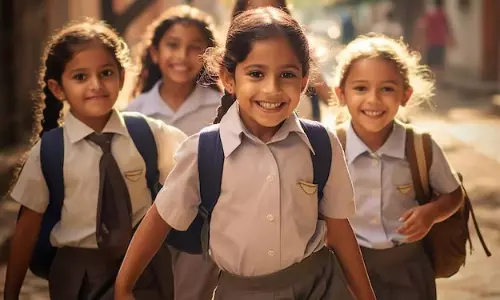 School Holidays: విద్యార్థులకు బిగ్ అలర్ట్.. రేపు పాఠశాలలు, కాలేజీలు బంద్ School Holidays: విద్యార్థులకు బిగ్ అలర్ట్.. రేపు పాఠశాలలు, కాలేజీలు బంద్