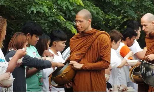 Ven Ajahn Siripanyo: 40 వేల కోట్ల వ్యాపారం వదిలేసి సన్యాసిగా మారిన బిలియనీర్ Ven Ajahn Siripanyo: 40 వేల కోట్ల వ్యాపారం వదిలేసి సన్యాసిగా మారిన బిలియనీర్