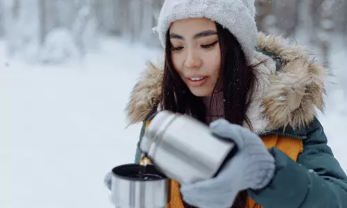 How Much Water to Drink in Winter: చలికాలంలో ఎన్ని గ్లాసుల నీళ్లు తాగాలో తెలుసా? ఏమాత్రం తేడా వచ్చినా ఆసుపత్రి పాలవ్వాల్సిందే How Much Water to Drink in Winter: చలికాలంలో ఎన్ని గ్లాసుల నీళ్లు తాగాలో తెలుసా? ఏమాత్రం తేడా వచ్చినా ఆసుపత్రి పాలవ్వాల్సిందే