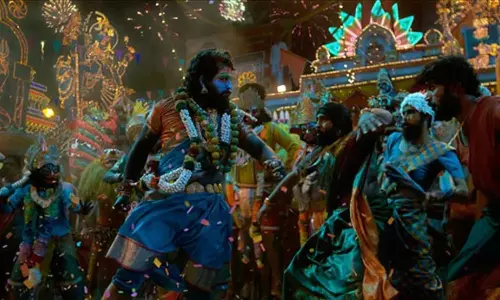 Pushpa 2: థియేటర్‌లో పూనకాలు తెప్పిస్తున్న పుష్ప2.. వీడియో వైరల్