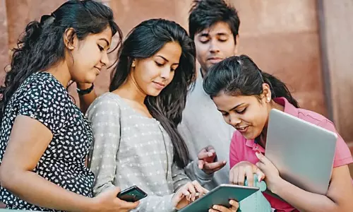 Group-2: గ్రూప్-2 అభ్యర్థులకు మరో కీలక అప్ డేట్.. ఈనెల 9 నుంచి టీజీపీఎస్సీ వెబ్సైట్లో హాల్టికెట్లు డౌన్లోడ్ చేసుకోవచ్చు Group-2: గ్రూప్-2 అభ్యర్థులకు మరో కీలక అప్ డేట్.. ఈనెల 9 నుంచి టీజీపీఎస్సీ వెబ్సైట్లో హాల్టికెట్లు డౌన్లోడ్ చేసుకోవచ్చు