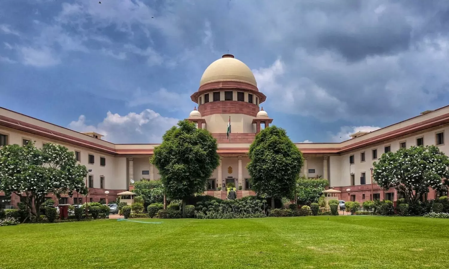 Supreme Court on Freebies: ఈ ఉచితాలు ఎంత కాలం... ఉపాధి కల్పించలేరా? - కేంద్రంపై సుప్రీం కోర్టు సీరియస్