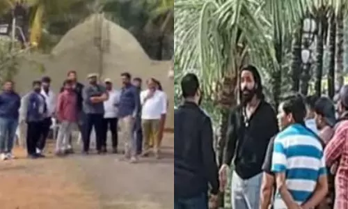 మోహన్ బాబు ఇంటి వద్ద ఉద్రిక్తత.. మనోజ్ బౌన్సర్లను బయటకు నెట్టేసిన విష్ణు మోహన్ బాబు ఇంటి వద్ద ఉద్రిక్తత.. మనోజ్ బౌన్సర్లను బయటకు నెట్టేసిన విష్ణు