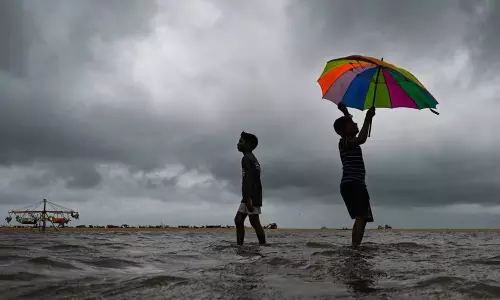 Rain Alert: అల్పపీడనం ఎఫెక్ట్..ఏపీకి భారీ వర్ష సూచన Rain Alert: అల్పపీడనం ఎఫెక్ట్..ఏపీకి భారీ వర్ష సూచన