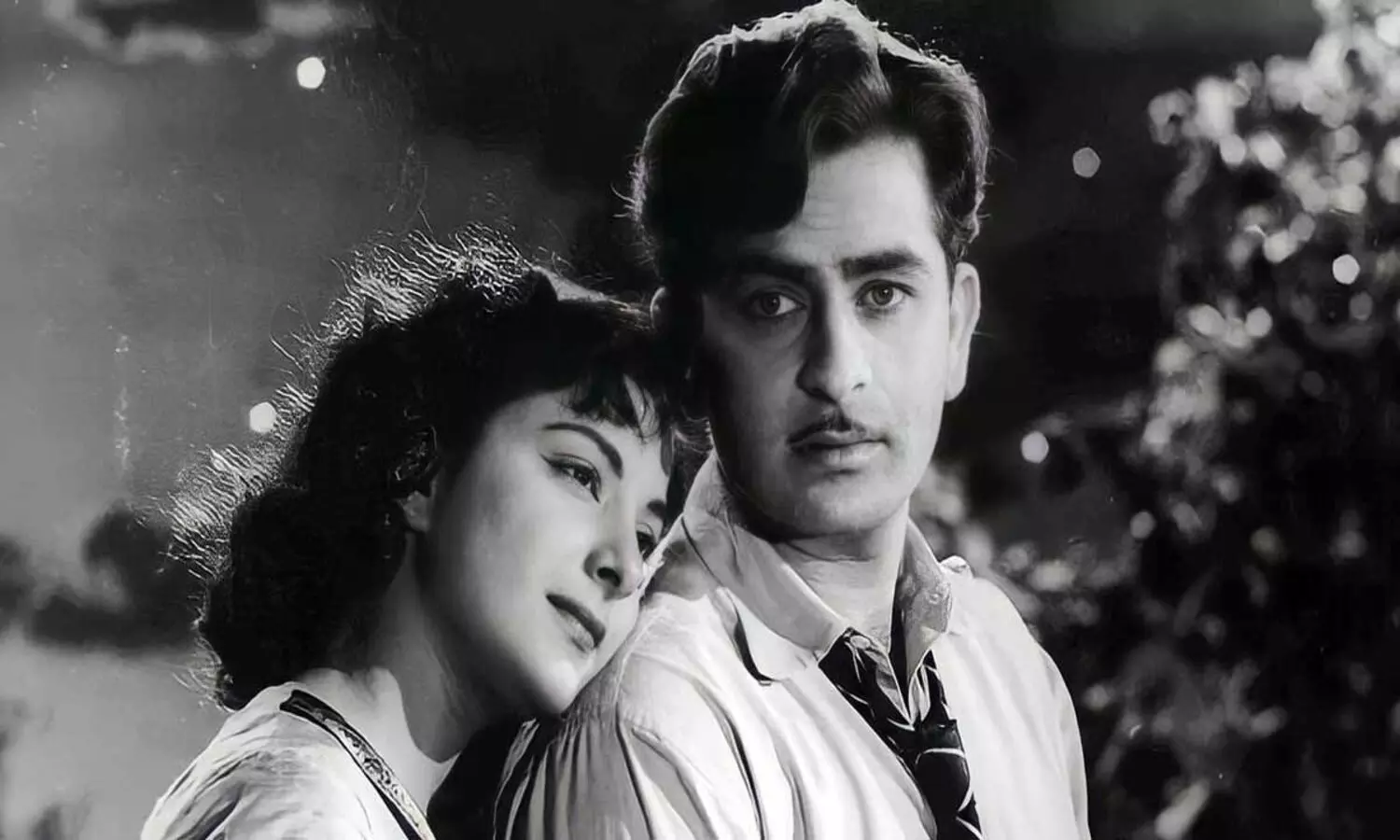 Raj Kapoor: బాత్రూమ్‎లో  ఏడ్చాడు.. సిగరెట్‎తో కాల్చుకున్నాడు.. ఆ హీరో హీరోయిన్ల ప్రేమకథ తెలిస్తే.. కన్నీళ్లు ఆపుకోలేరు