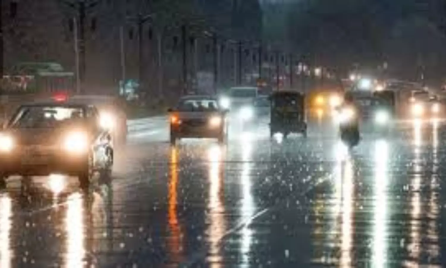 Rain Update: బంగాళాఖాతంలో అల్పపీడనం..ఏపీకీ భారీ వర్ష సూచన..తెలంగాణలో? Rain Update: బంగాళాఖాతంలో అల్పపీడనం..ఏపీకీ భారీ వర్ష సూచన..తెలంగాణలో?