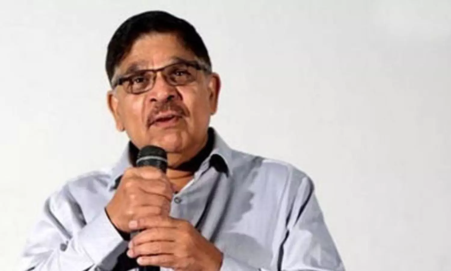 Allu Aravind visits sritej in kims hospital