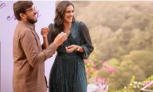 PV Sindhu Net Worth: నేడు పెళ్లి చేసుకోబోతున్న పీవీ సింధుకు ఎంత ఆస్తి సంపాదించిందో తెలుసా? PV Sindhu Net Worth: నేడు పెళ్లి చేసుకోబోతున్న పీవీ సింధుకు ఎంత ఆస్తి సంపాదించిందో తెలుసా?