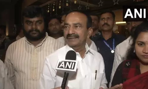 Eatala Rajender: అల్లు అర్జున్ ముందే చెప్పాలి.. ఈటల రాజేందర్ హాట్ కామెంట్స్ Eatala Rajender: అల్లు అర్జున్ ముందే చెప్పాలి.. ఈటల రాజేందర్ హాట్ కామెంట్స్