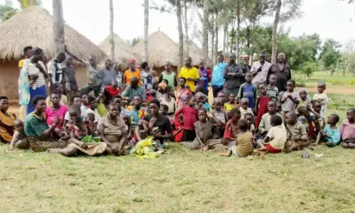 ఇంతమంది పిల్లలా? పేర్లు గుర్తుపెట్టుకోవడానికి రిజిస్టర్ మేయింటేన్ చేయాలేమో! ఇంతమంది పిల్లలా? పేర్లు గుర్తుపెట్టుకోవడానికి రిజిస్టర్ మేయింటేన్ చేయాలేమో!