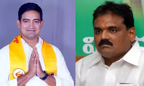 ఏపీ మంత్రి బొత్స కాళ్లు పట్టుకున్నారా.? ఈ వార్తలో ఉన్న నిజమెంతా.? ఏపీ మంత్రి బొత్స కాళ్లు పట్టుకున్నారా.? ఈ వార్తలో ఉన్న నిజమెంతా.?